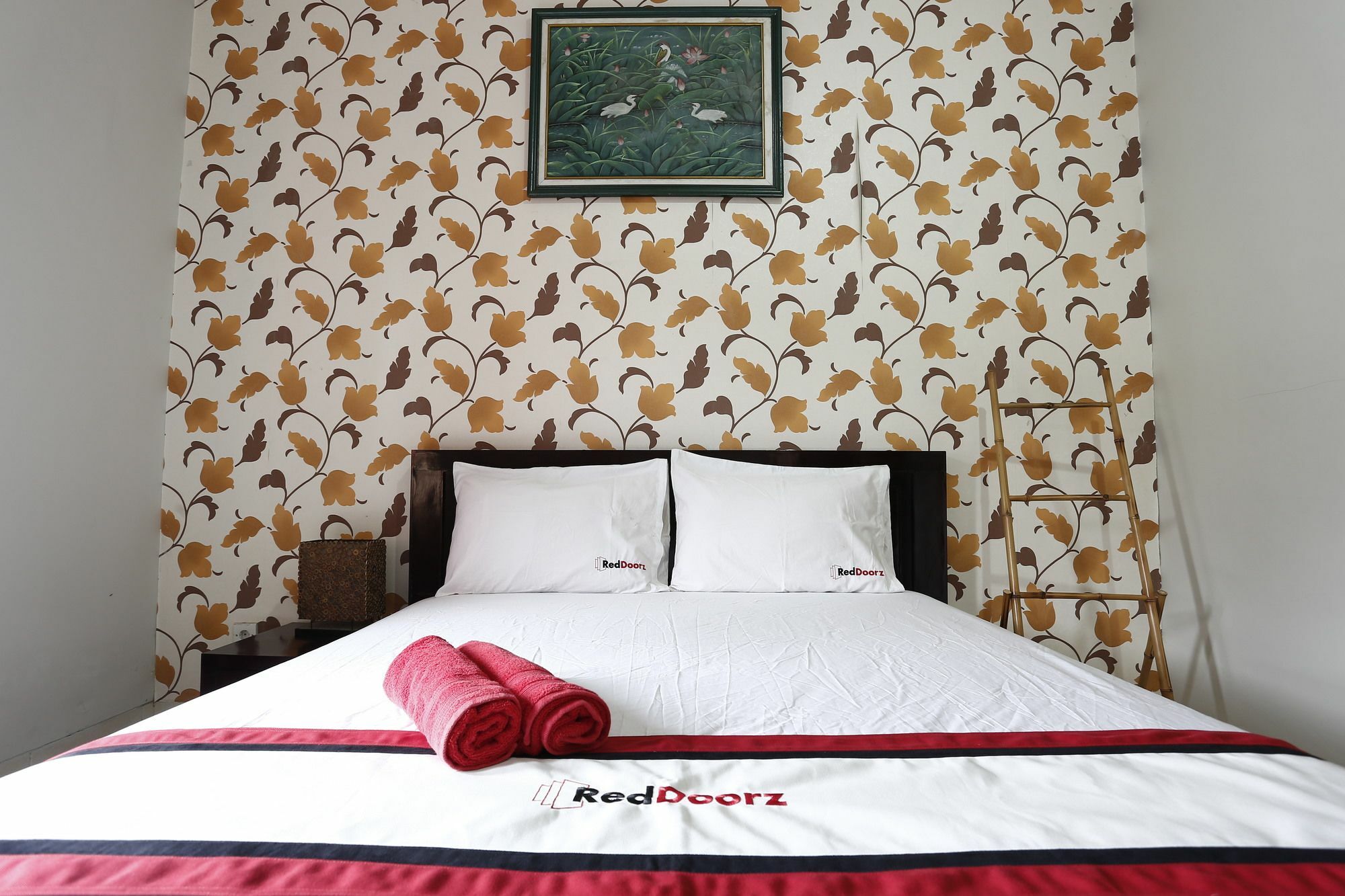 Hotel Reddoorz @ Jalan Damai à Ngaglik Extérieur photo